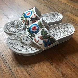Baretrap Floral Sandals